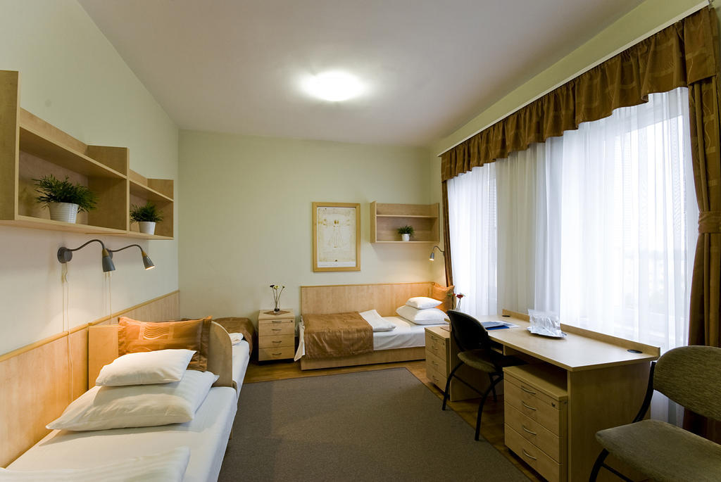 Hotel Kerpely Dunaújváros Exteriér fotografie