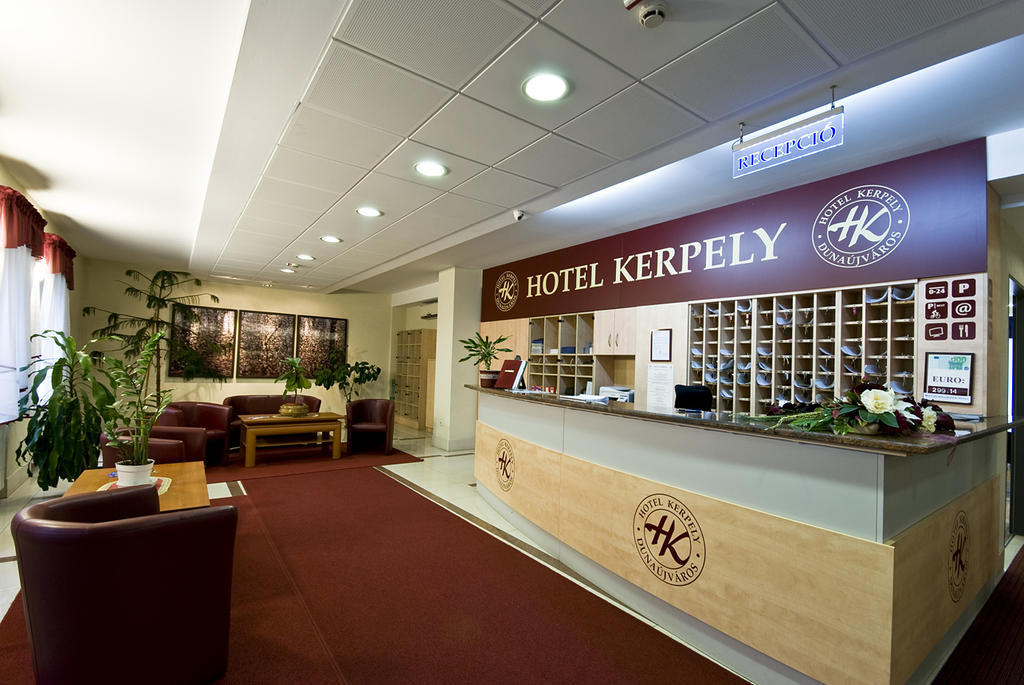 Hotel Kerpely Dunaújváros Exteriér fotografie